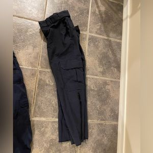 Navy ems pant. Womens